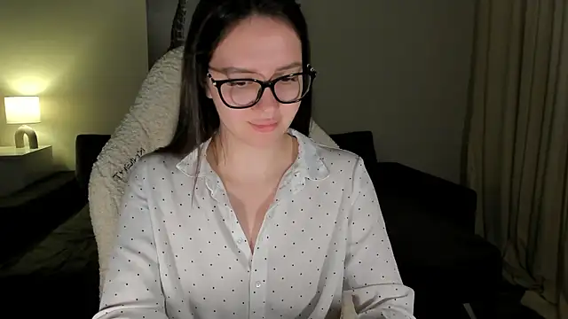Snapshot of Sonia_moon_ chatting on March 3, 2:11 am Sonia moon online show from March 3, 2:11 am