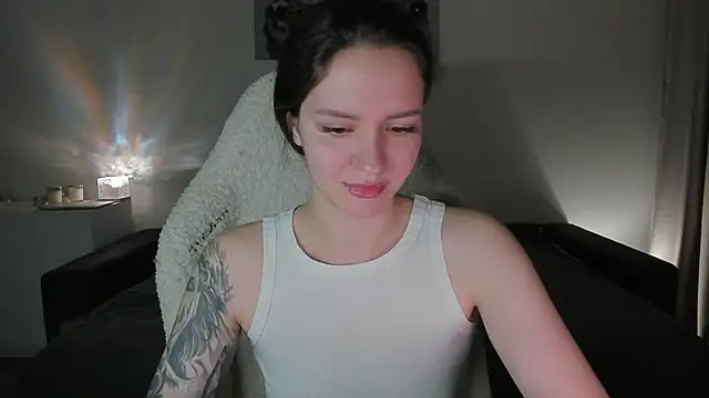 Snapshot of Sonia_moon_ chatting on September 22, 2:28 am Sonia moon online show from September 22, 2:28 am
