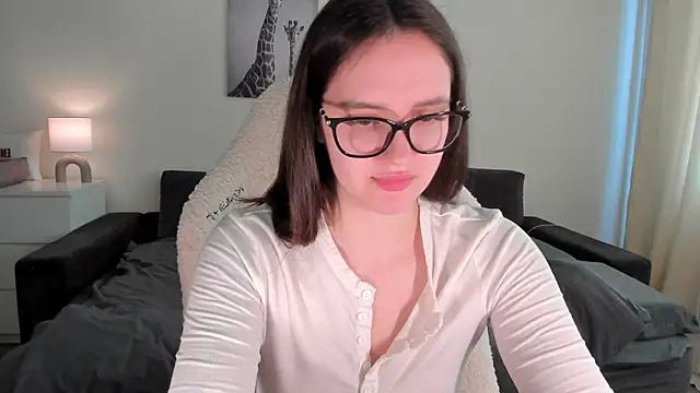 Snapshot of Sonia_moon_ chatting on March 23, 5:32 am Sonia moon online show from March 23, 5:32 am