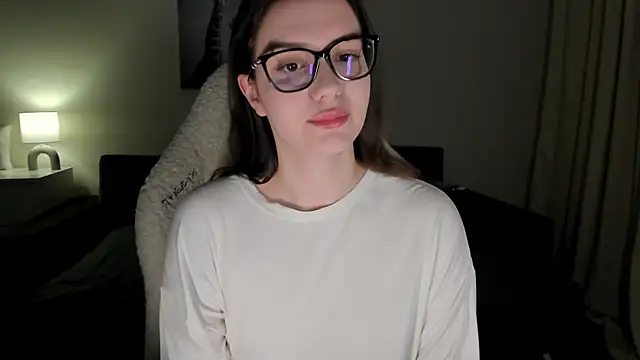 Snapshot of Sonia_moon_ chatting on March 5, 1:21 am Sonia moon online show from March 5, 1:21 am