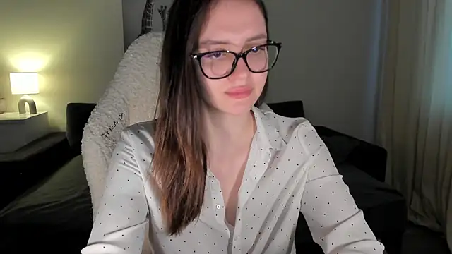 Snapshot of Sonia_moon_ chatting on March 3, 5:16 am Sonia moon online show from March 3, 5:16 am