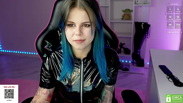 Latex Kitty online show from November 22, 2:05 pm