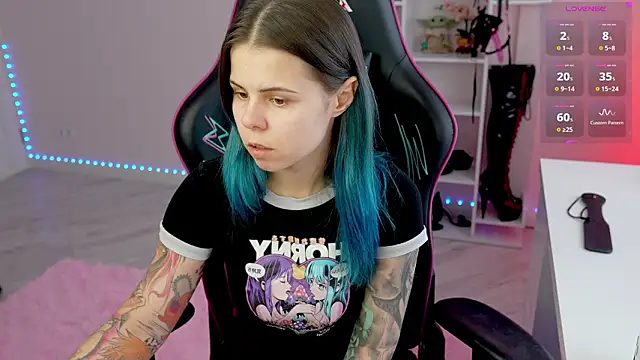 Latex Kitty online show from February 3, 12:43 pm