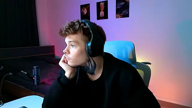 DENIS HERE online show from January 7, 12:37 am