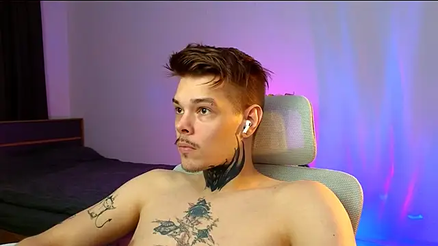 DENIS HERE online show from February 17, 5:10 pm