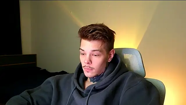 DENIS HERE online show from February 14, 4:40 pm