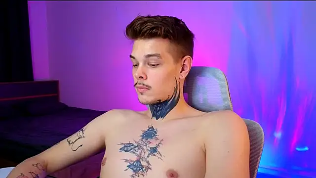 DENIS HERE online show from February 16, 11:13 pm