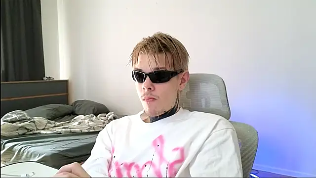 DENIS HERE online show from May 18, 2:11 pm