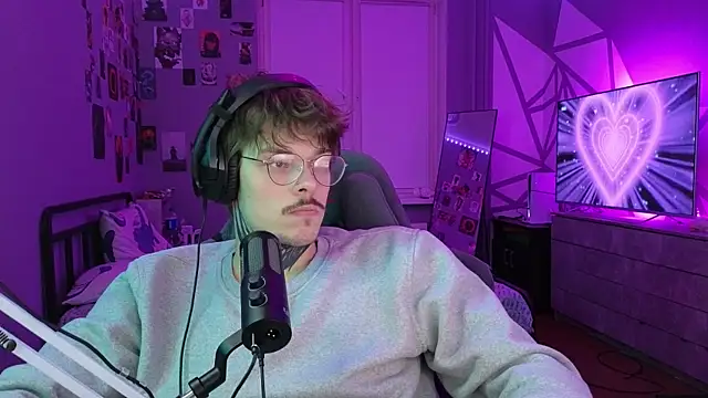 DENIS HERE online show from February 11, 8:10 pm