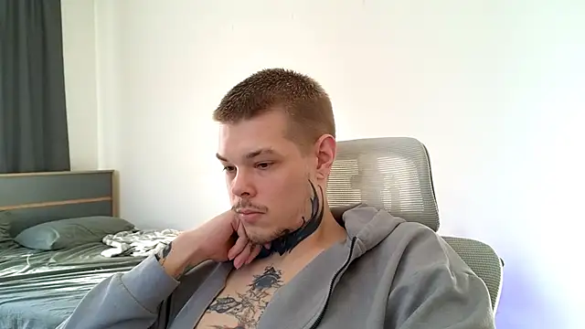 DENIS HERE online show from June 5, 4:13 pm