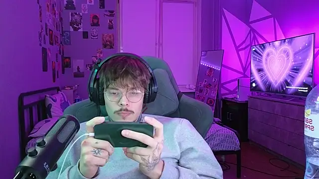DENIS HERE online show from February 11, 11:12 pm
