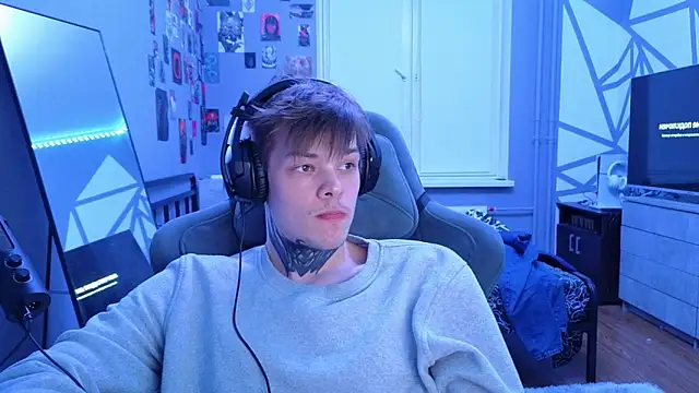 DENIS HERE online show from March 3, 5:31 pm