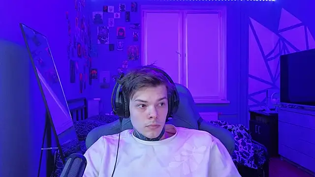 DENIS HERE online show from March 11, 3:23 pm