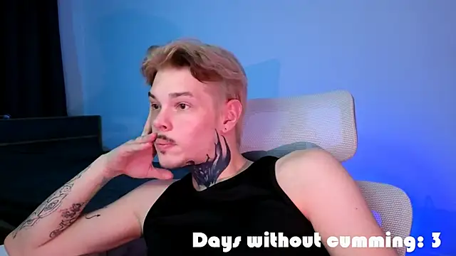 DENIS HERE online show from April 22, 11:33 pm