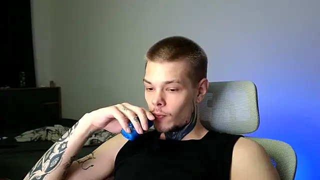 DENIS HERE online show from June 4, 7:07 pm