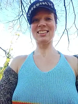 Exhibitionsplit online show from December 14, 1:49 pm