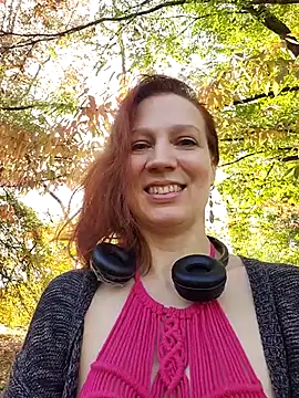 Snapshot of Exhibitionsplit chatting on November 11, 11:27 am Exhibitionsplit online show from November 11, 11:27 am