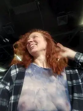 Exhibitionsplit online show from April 13, 2:32 pm