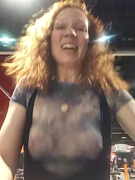 Exhibitionsplit online show from March 22, 10:22 pm