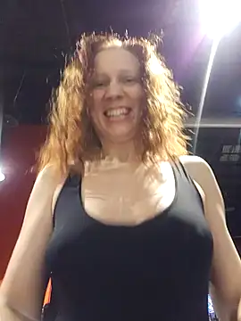 Exhibitionsplit online show from February 8, 9:45 pm