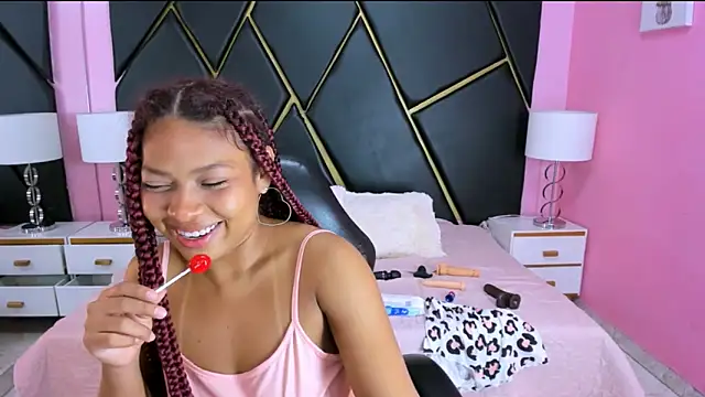 Naomi Tylers online show from October 25, 2:07 pm