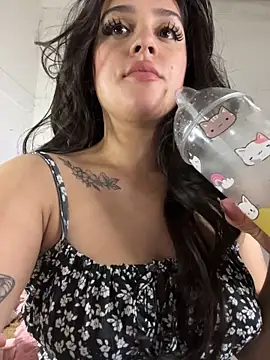 violet-333 online show from October 26, 5:35 pm