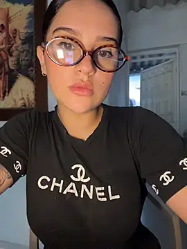 Snapshot of violet-333 chatting on July 9, 3:11 pm violet-333 online show from July 9, 3:11 pm