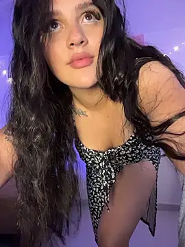 violet-333 online show from February 14, 6:30 pm