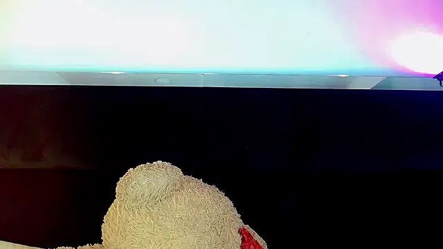 Snapshot of CoralineSweett chatting on October 7, 2:45 am CoralineSweett online show from October 7, 2:45 am