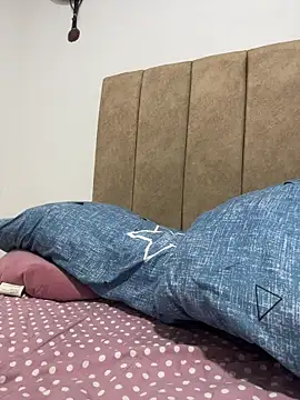 cristel 17 online show from November 28, 9:15 pm