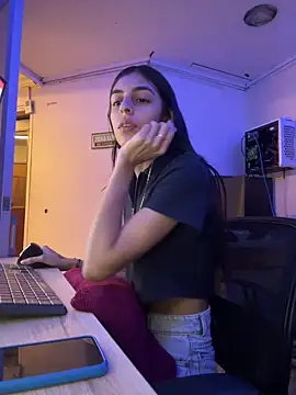 cristel 17 online show from December 28, 9:40 pm