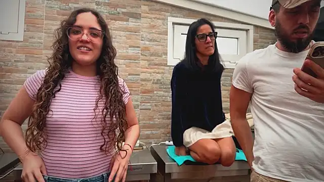 Snapshot of barfantasy chatting on February 27, 11:43 am barfantasy online show from February 27, 11:43 am