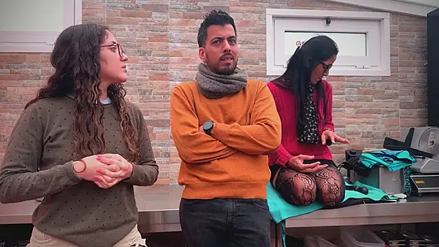 Snapshot of barfantasy chatting on November 25, 10:15 am barfantasy online show from November 25, 10:15 am