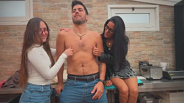 Snapshot of barfantasy chatting on October 27, 9:54 am barfantasy online show from October 27, 9:54 am