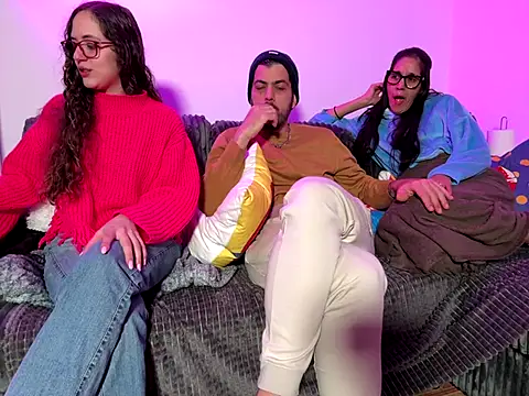 Snapshot of barfantasy chatting on November 16, 10:53 am barfantasy online show from November 16, 10:53 am