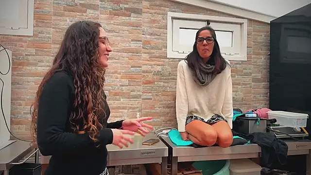 Snapshot of barfantasy chatting on February 9, 10:24 am barfantasy online show from February 9, 10:24 am