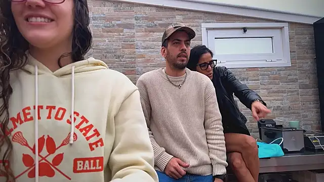 Snapshot of barfantasy chatting on November 10, 10:31 am barfantasy online show from November 10, 10:31 am