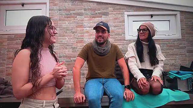 Snapshot of barfantasy chatting on November 24, 10:15 am barfantasy online show from November 24, 10:15 am