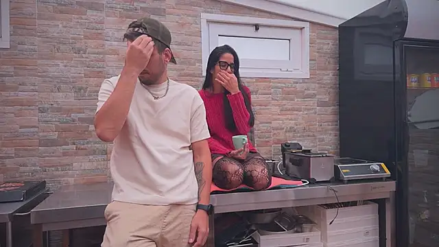 Snapshot of barfantasy chatting on November 6, 9:57 am barfantasy online show from November 6, 9:57 am