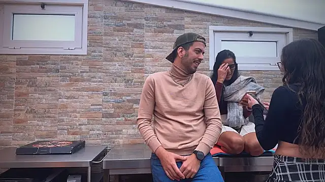 Snapshot of barfantasy chatting on November 7, 10:09 am barfantasy online show from November 7, 10:09 am