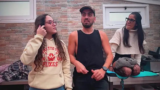 Snapshot of barfantasy chatting on November 26, 10:26 am barfantasy online show from November 26, 10:26 am