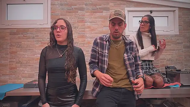 Snapshot of barfantasy chatting on November 5, 9:56 am barfantasy online show from November 5, 9:56 am