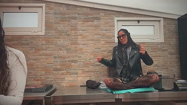 Snapshot of barfantasy chatting on November 1, 9:58 am barfantasy online show from November 1, 9:58 am