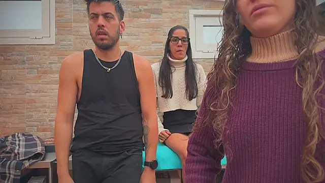 Snapshot of barfantasy chatting on October 30, 9:51 am barfantasy online show from October 30, 9:51 am