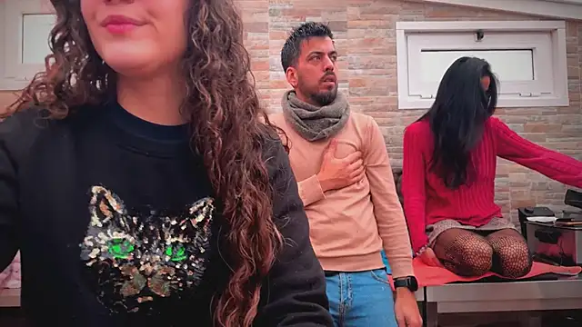 Snapshot of barfantasy chatting on November 29, 11:43 am barfantasy online show from November 29, 11:43 am