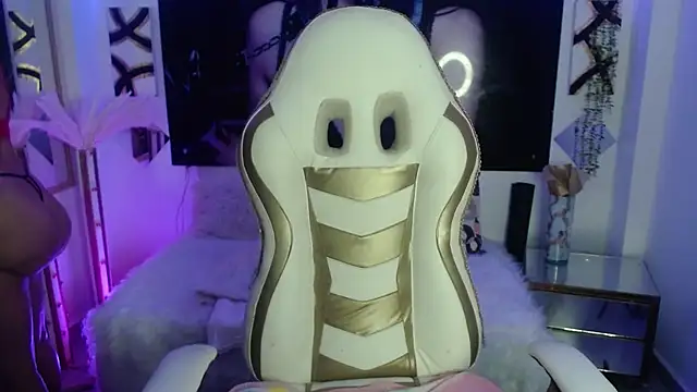 Snapshot of perlasharick_3 chatting on September 9, 1:42 pm perlasharick 3 online show from September 9, 1:42 pm