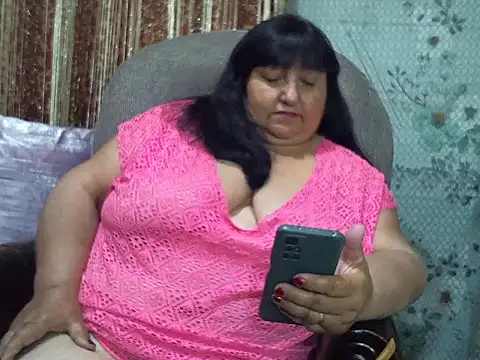 Snapshot of Nezsbudka chatting on June 19, 5:52 pm Nezsbudka online show from June 19, 5:52 pm