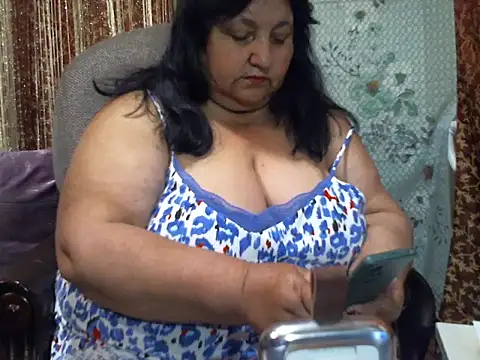 Snapshot of Nezsbudka chatting on June 22, 6:05 pm Nezsbudka online show from June 22, 6:05 pm