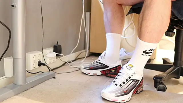 SneakerMaster  online show from July 28, 7:16 am