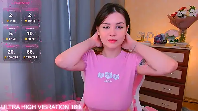 Snapshot of cutie_mili chatting on October 12, 6:15 am cutie mili online show from October 12, 6:15 am